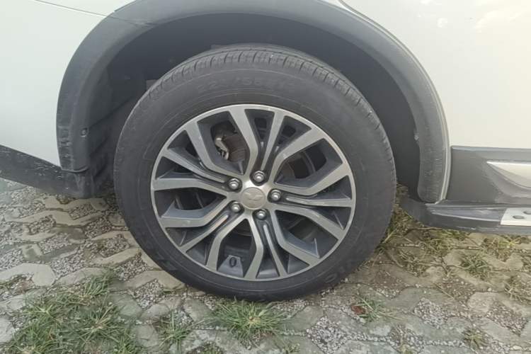 Used Mitsubishi Outlander 2016 2.4L 4x4 Luxury Edition 7-Seater Right Rear Wheel Hub