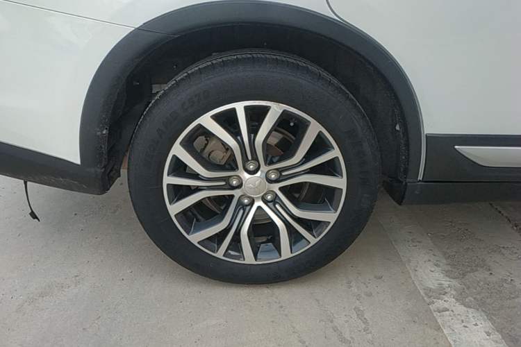 Used Mitsubishi Outlander 2016 2.4L 4x4 Elite Edition 5 Seats Right Rear Wheel Hub
