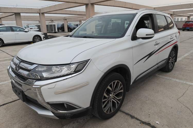Used Mitsubishi Outlander 2016 2.4L 4x4 Luxury Edition 7-Seater Guazi used car, China used car export, Used car for sale, Used cars, Cheapest cars for sale