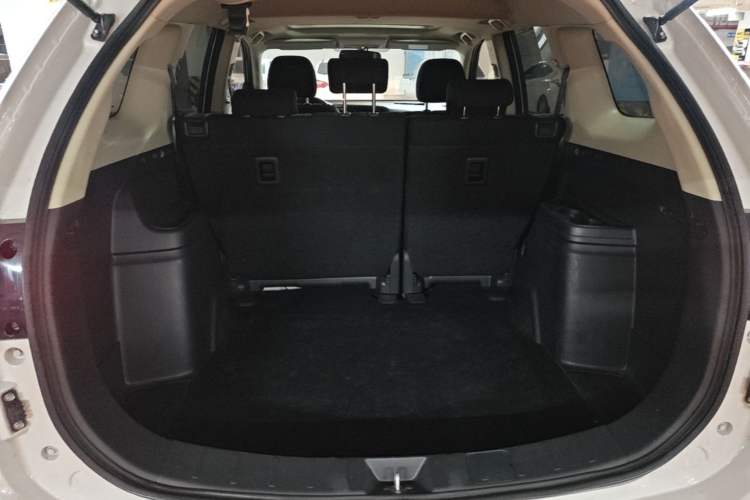 Used Mitsubishi Outlander 2016 2.0L Two-Wheel Drive Value Edition 5 Seats Trunk