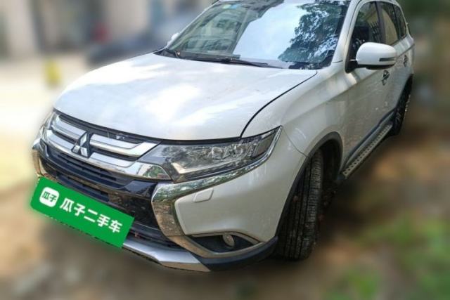 Used Mitsubishi Outlander 2016 2.4L 4x4 Luxury Edition 7-Seater
