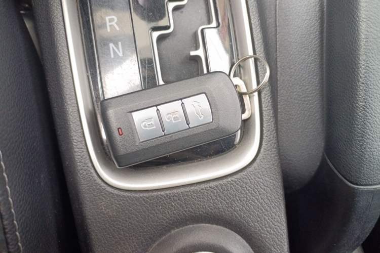 Used Mitsubishi Outlander 2016 2.4L 4x4 Elite Edition 5 Seats Vehicle Key