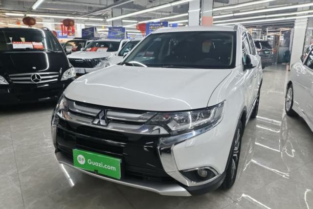 Used Mitsubishi Outlander 2016 2.4L 4x4 Elite Edition 7-Seater