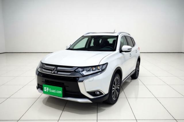 Used Mitsubishi Outlander 2016 2.4L 4x4 Luxury Edition 7-Seater