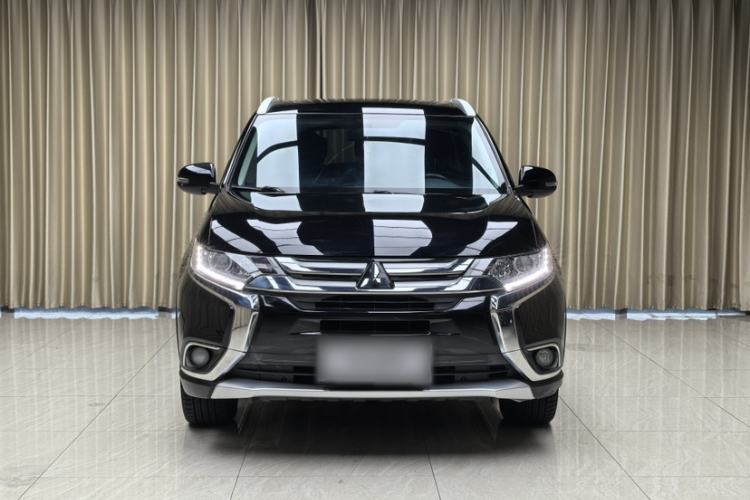 Used Mitsubishi Outlander 2017 2.0L Two-Wheel Drive Glory Edition 5 Seats Exterior 1