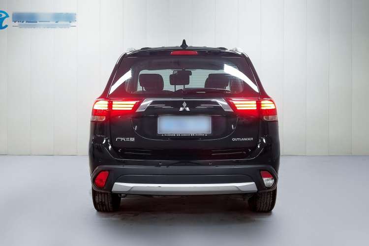 Used Mitsubishi Outlander 2017 2.0L Two-Wheel Drive Glory Edition 5 Seats Exterior 4