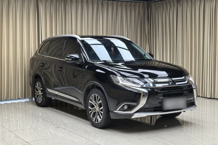 Used Mitsubishi Outlander 2017 2.0L Two-Wheel Drive Glory Edition 5 Seats Exterior 4