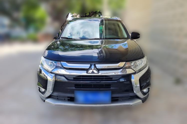 Used Mitsubishi Outlander 2017 2.0L Two-Wheel Drive Glory Edition 5 Seats Front