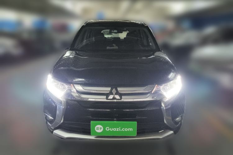 Used Mitsubishi Outlander 2017 2.0L Two-Wheel Drive Glory Edition 5 Seats Front