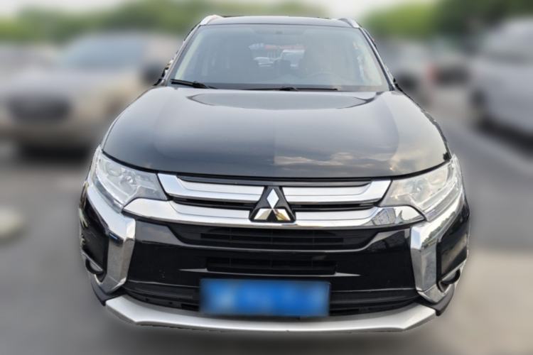 Used Mitsubishi Outlander 2017 2.0L Two-Wheel Drive Glory Edition 5 Seats Front