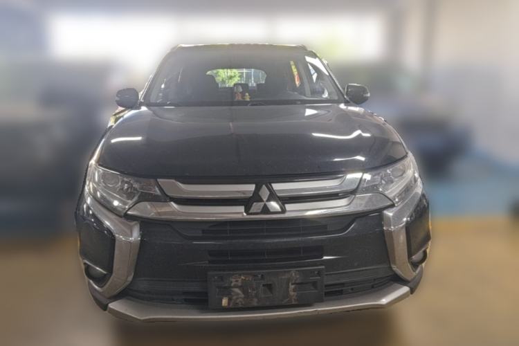 Used Mitsubishi Outlander 2017 2.0L Two-Wheel Drive Glory Edition 5 Seats Front