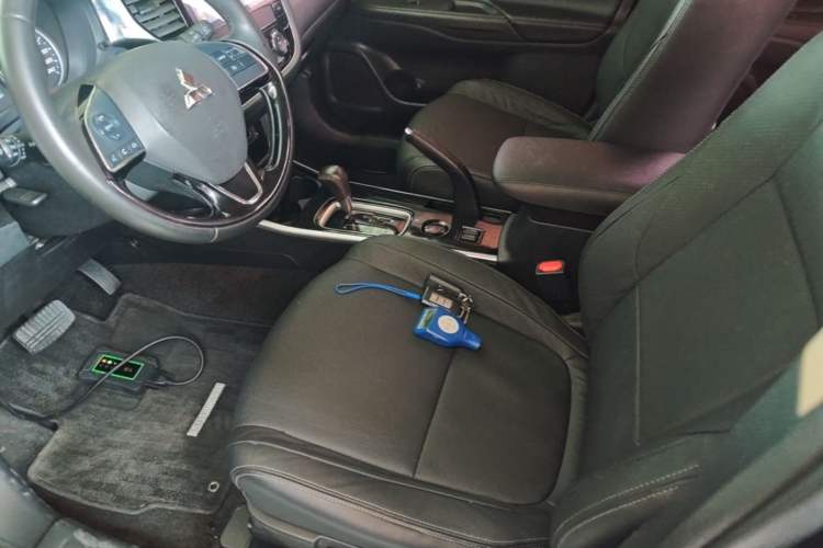 Used Mitsubishi Outlander 2017 2.0L Two-Wheel Drive Glory Edition 5 Seats Left Front Seat