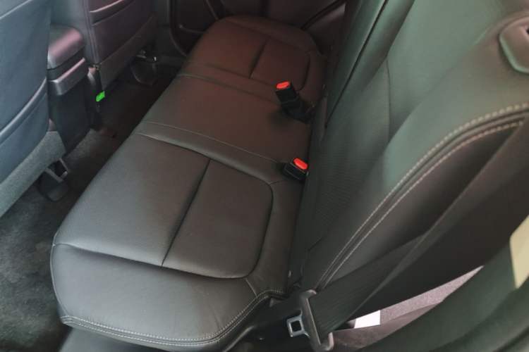 Used Mitsubishi Outlander 2017 2.0L Two-Wheel Drive Glory Edition 5 Seats Left Rear Seat