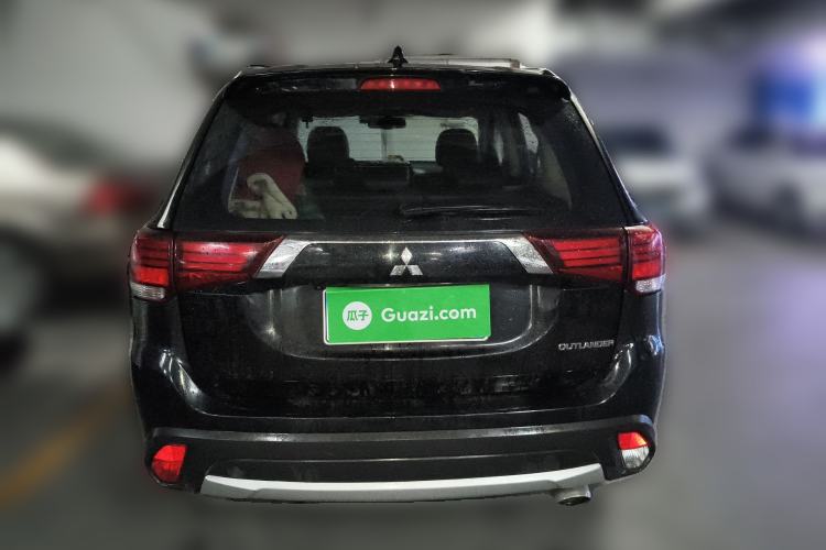 Used Mitsubishi Outlander 2017 2.0L Two-Wheel Drive Glory Edition 5 Seats Rear