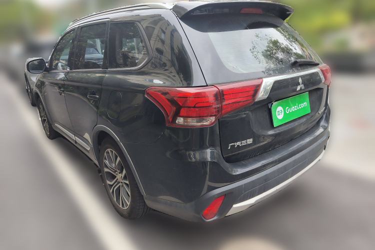 Used Mitsubishi Outlander 2017 2.0L Two-Wheel Drive Glory Edition 5 Seats Rear Left 45 Deg