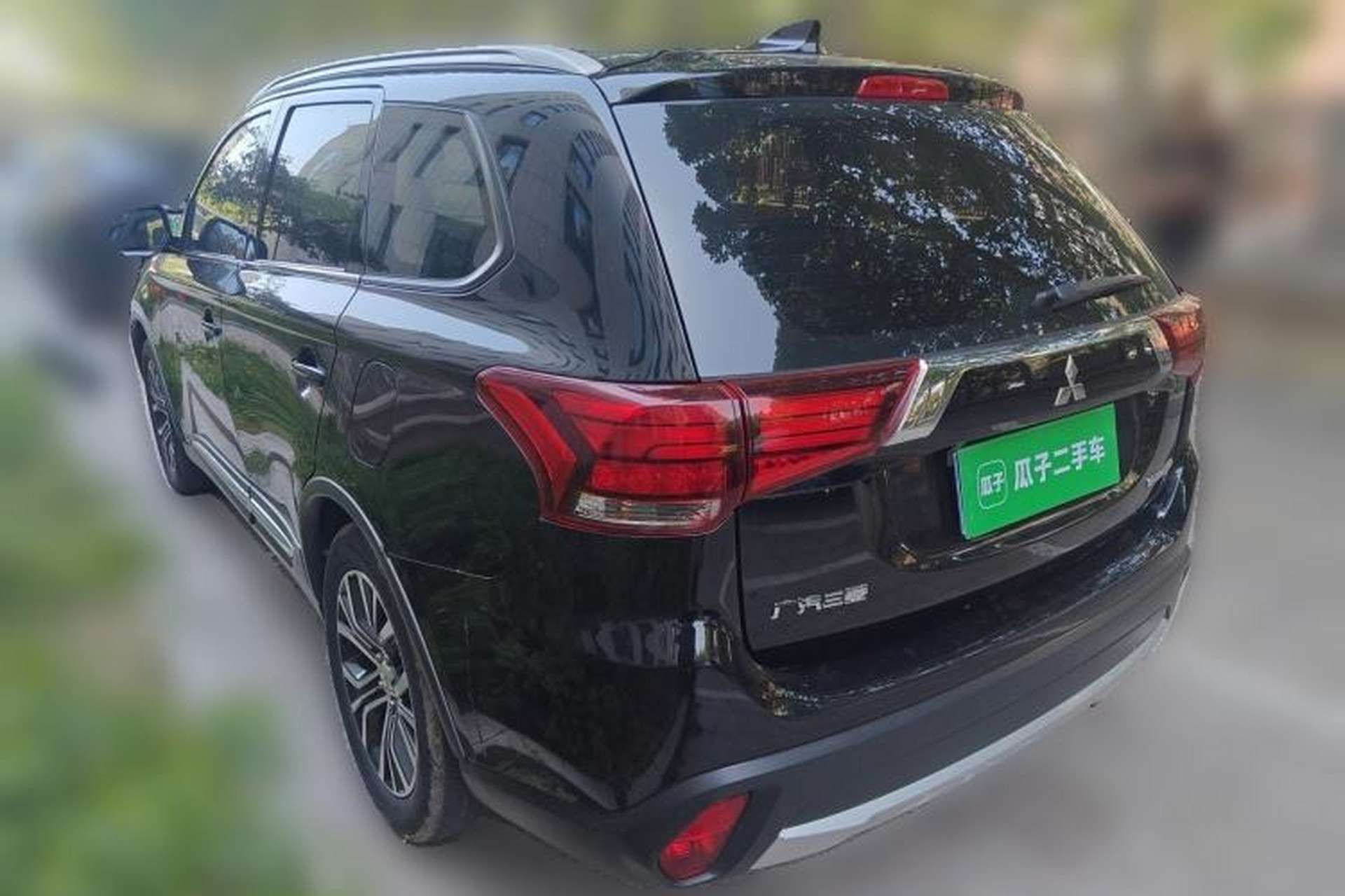 Used Mitsubishi Outlander 2017 2.0L Two-Wheel Drive Glory Edition 5 Seats Rear Left 45 Deg