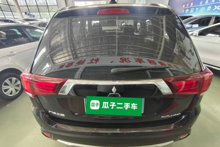 Used Mitsubishi Outlander 2017 2.0L Two-Wheel Drive Glory Edition 5 Seats Rear