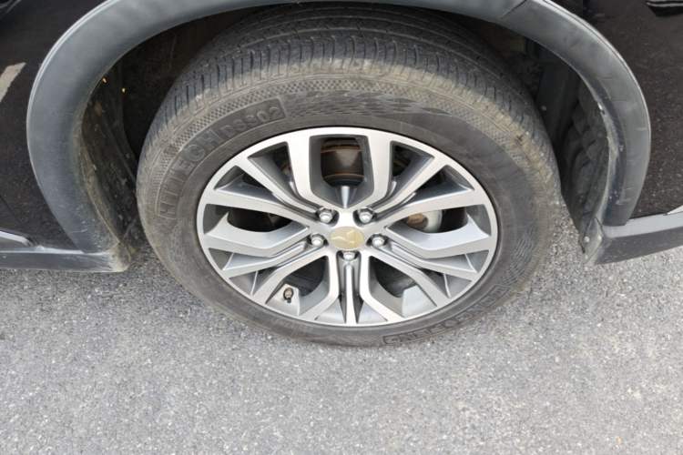 Used Mitsubishi Outlander 2017 2.0L Two-Wheel Drive Glory Edition 5 Seats Right Front Wheel Hub