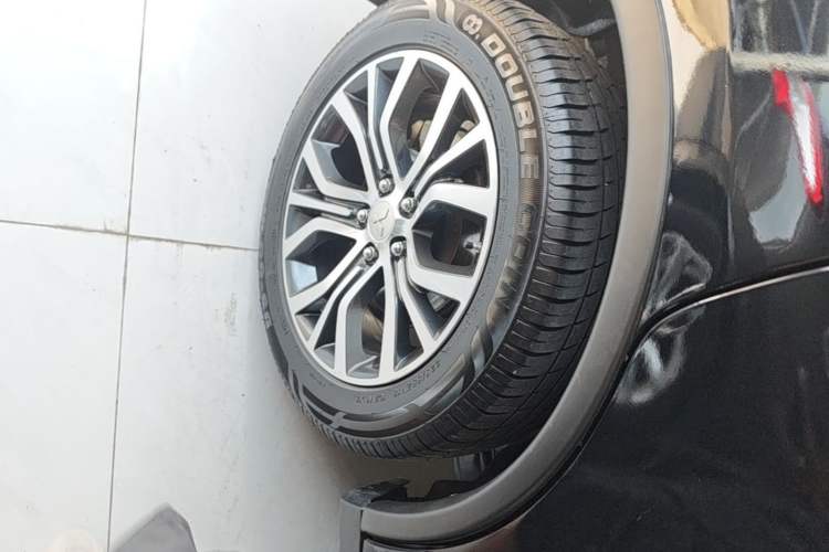 Used Mitsubishi Outlander 2017 2.0L Two-Wheel Drive Glory Edition 5 Seats Right Rear Wheel Hub