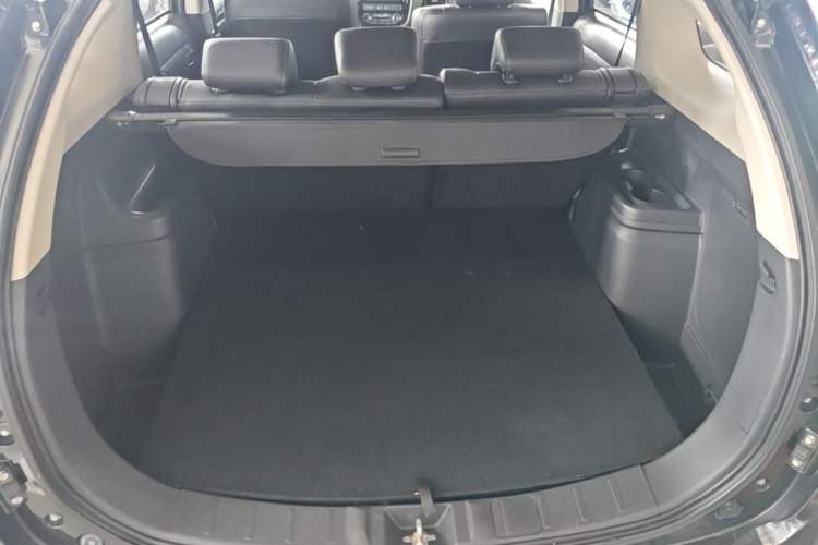 Used Mitsubishi Outlander 2017 2.0L Two-Wheel Drive Glory Edition 5 Seats Trunk