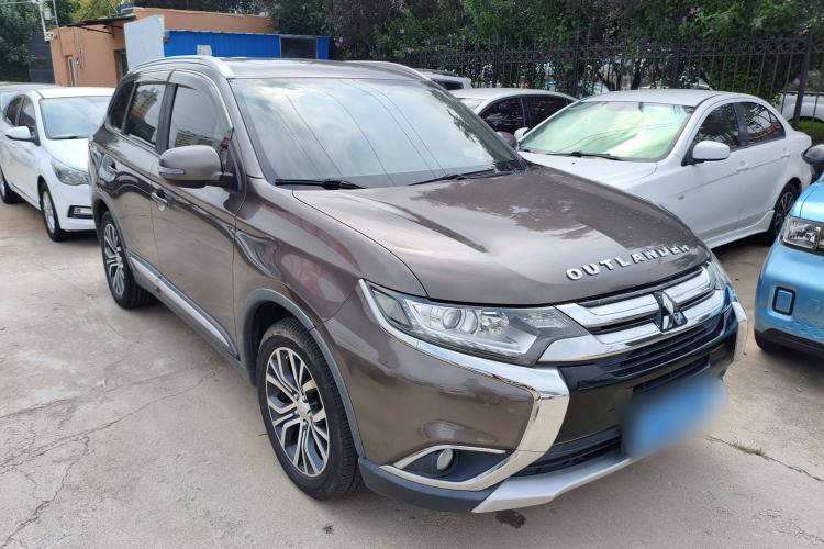 Used Mitsubishi Outlander 2017 2.0L Two-Wheel Drive Glory Edition 5 Seats Exterior 2