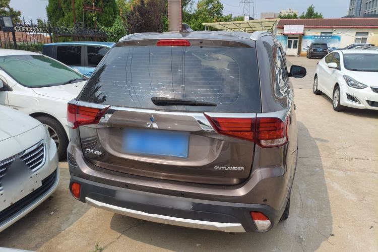 Used Mitsubishi Outlander 2017 2.0L Two-Wheel Drive Glory Edition 5 Seats Exterior 5