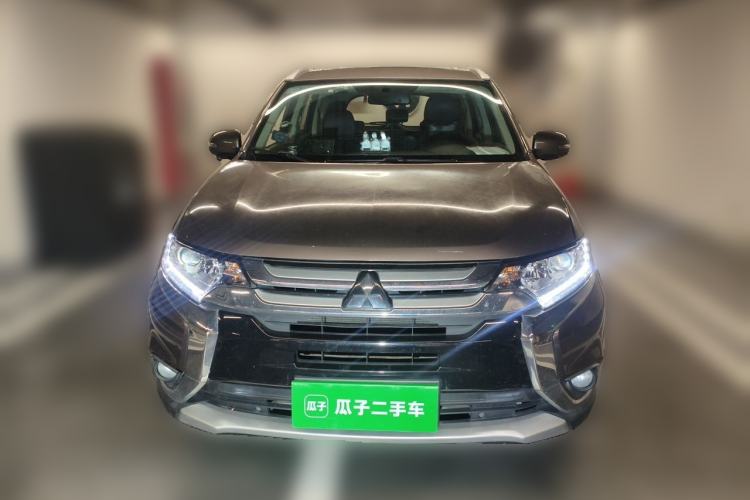 Used Mitsubishi Outlander 2017 2.0L Two-Wheel Drive Glory Edition 5 Seats Front