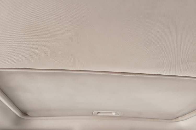 Used Mitsubishi Outlander 2017 2.0L Two-Wheel Drive Glory Edition 5 Seats Interior 7