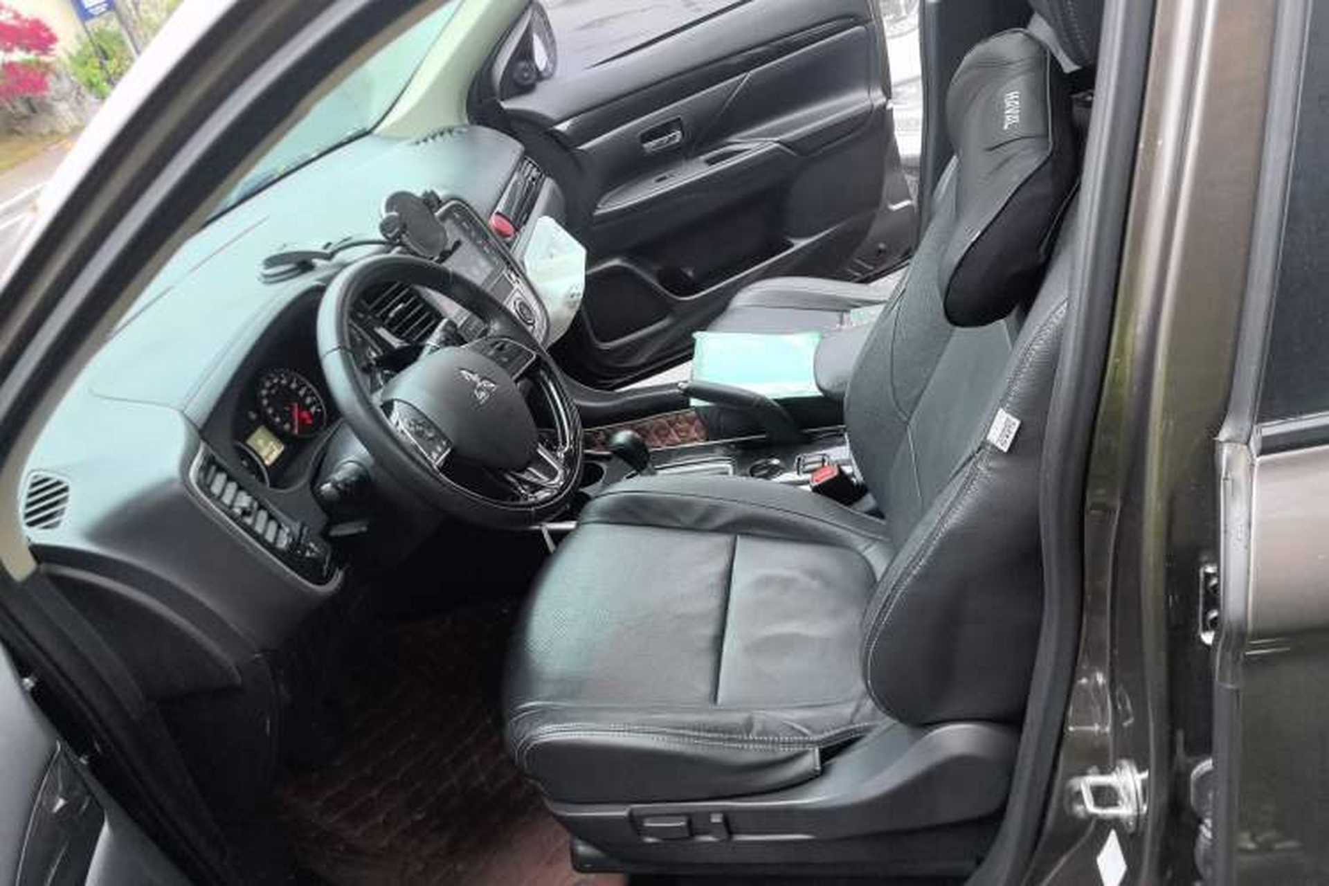 Used Mitsubishi Outlander 2017 2.0L Two-Wheel Drive Glory Edition 5 Seats Left Front Seat
