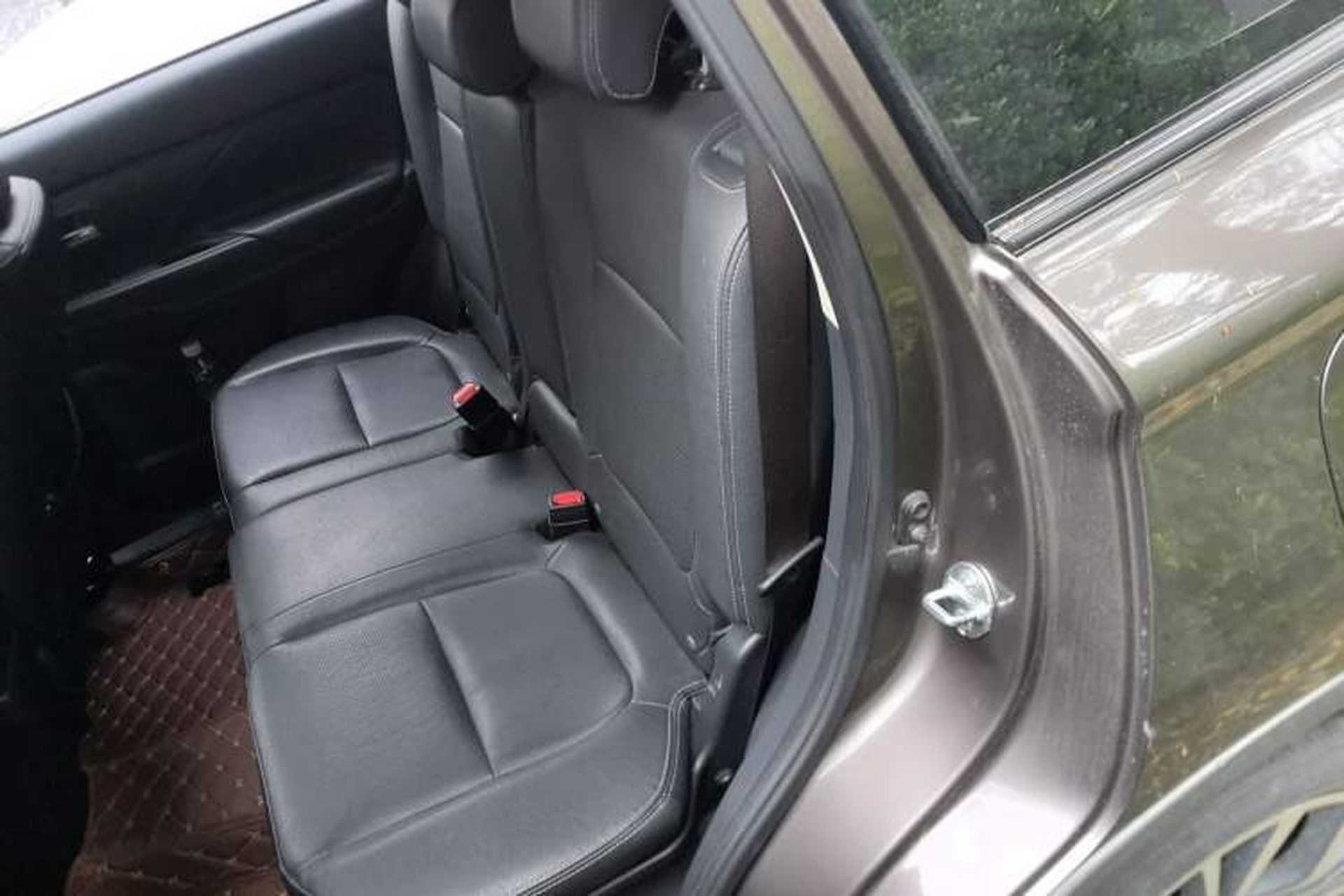 Used Mitsubishi Outlander 2017 2.0L Two-Wheel Drive Glory Edition 5 Seats Left Rear Seat