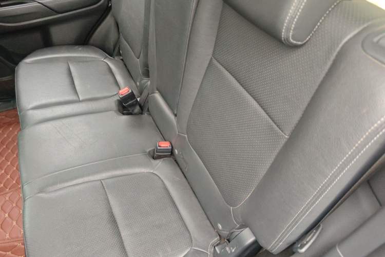 Used Mitsubishi Outlander 2017 2.0L Two-Wheel Drive Glory Edition 5 Seats Left Rear Seat