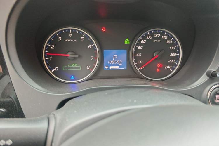Used Mitsubishi Outlander 2017 2.0L Two-Wheel Drive Glory Edition 5 Seats Odometer Close Up
