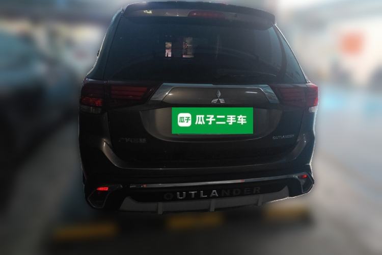 Used Mitsubishi Outlander 2017 2.0L Two-Wheel Drive Glory Edition 5 Seats Rear