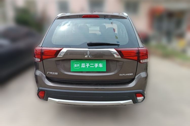Used Mitsubishi Outlander 2017 2.0L Two-Wheel Drive Glory Edition 5 Seats Rear