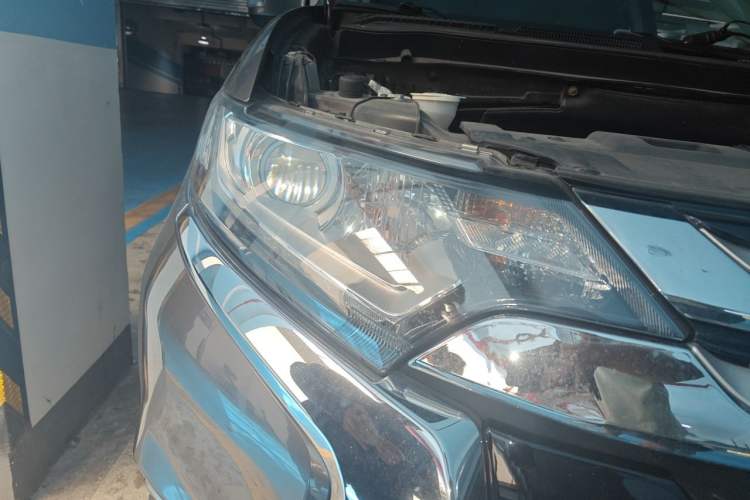 Used Mitsubishi Outlander 2017 2.0L Two-Wheel Drive Glory Edition 5 Seats Right Front Headlight