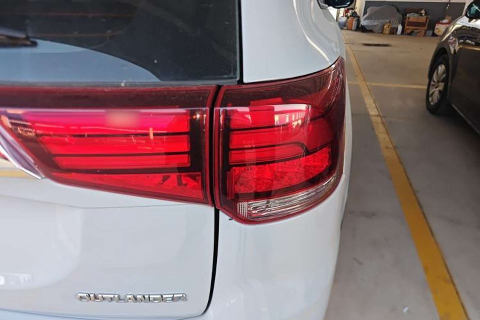 Used Mitsubishi Outlander 2017 2.0L Two-Wheel Drive Glory Edition 5 Seats Exterior 6
