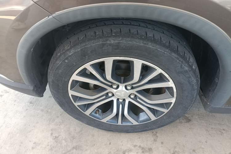 Used Mitsubishi Outlander 2017 2.0L Two-Wheel Drive Glory Edition 5 Seats Left Front Wheel Hub