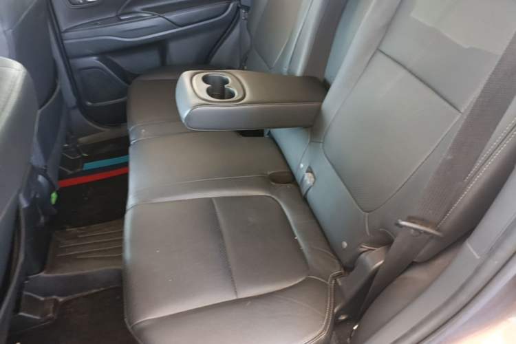 Used Mitsubishi Outlander 2017 2.0L Two-Wheel Drive Glory Edition 5 Seats Left Rear Seat
