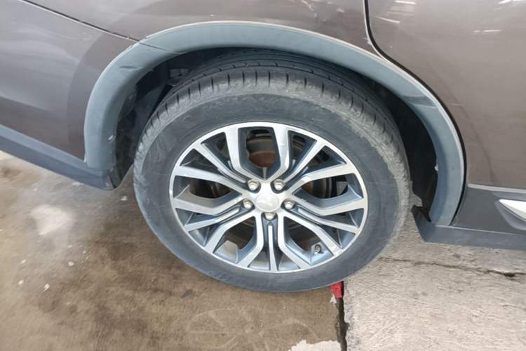 Used Mitsubishi Outlander 2017 2.0L Two-Wheel Drive Glory Edition 5 Seats Right Rear Wheel Hub