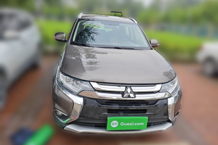 Used Mitsubishi Outlander 2017 2.0L Two-Wheel Drive Glory Edition 5 Seats Front
