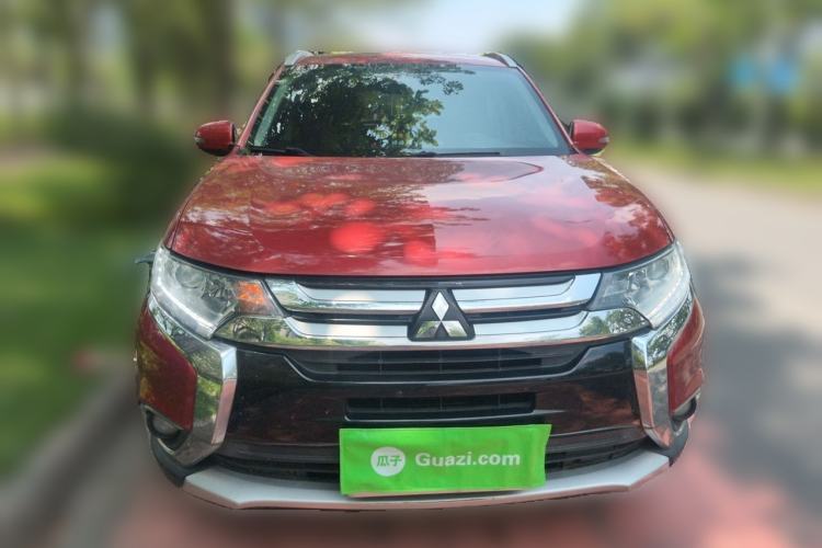 Used Mitsubishi Outlander 2017 2.0L Two-Wheel Drive Glory Edition 5 Seats Front
