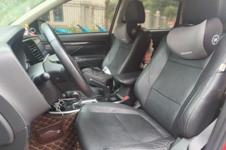 Used Mitsubishi Outlander 2017 2.0L Two-Wheel Drive Glory Edition 5 Seats Left Front Seat