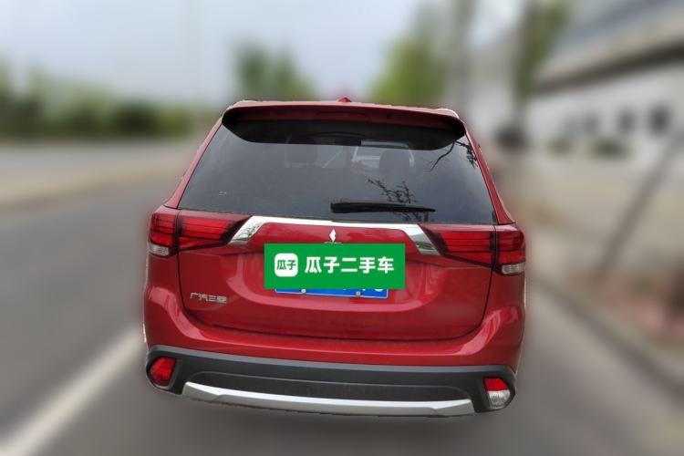 Used Mitsubishi Outlander 2017 2.0L Two-Wheel Drive Glory Edition 5 Seats Rear