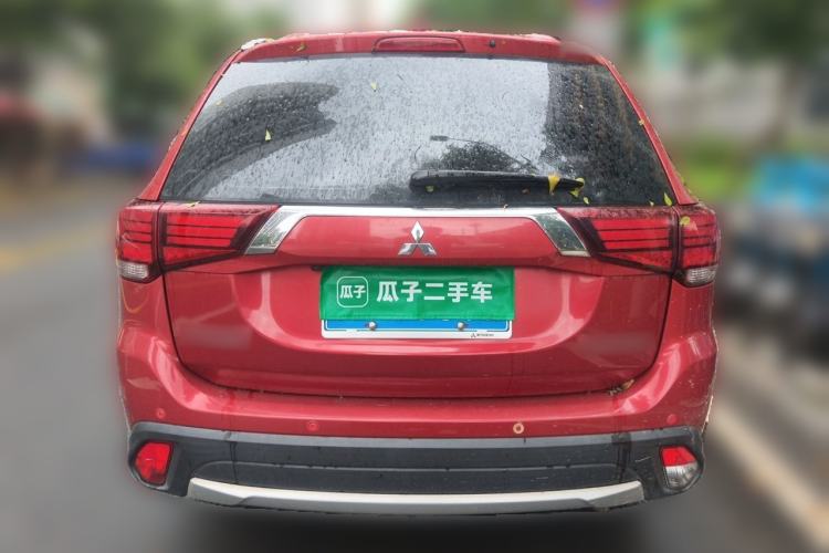Used Mitsubishi Outlander 2017 2.0L Two-Wheel Drive Glory Edition 5 Seats Rear