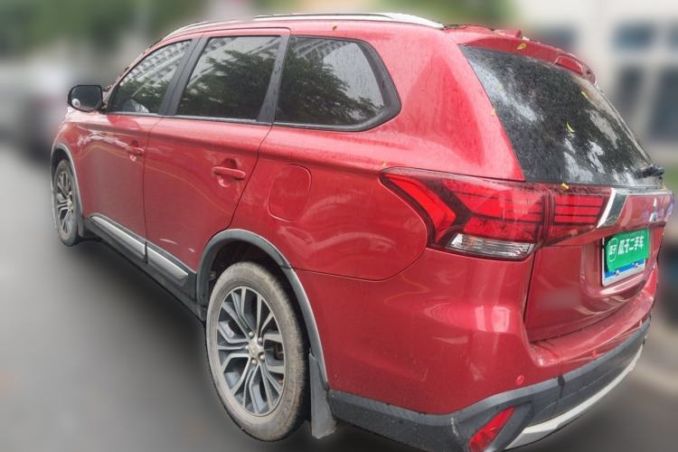 Used Mitsubishi Outlander 2017 2.0L Two-Wheel Drive Glory Edition 5 Seats Rear Left 45 Deg