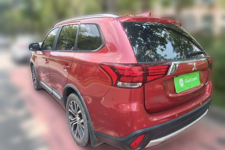Used Mitsubishi Outlander 2017 2.0L Two-Wheel Drive Glory Edition 5 Seats Rear Left 45 Deg