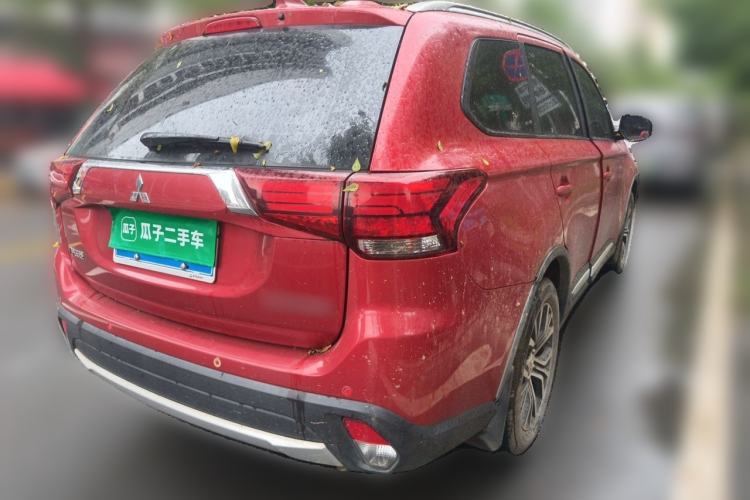 Used Mitsubishi Outlander 2017 2.0L Two-Wheel Drive Glory Edition 5 Seats Rear Right 45 Deg