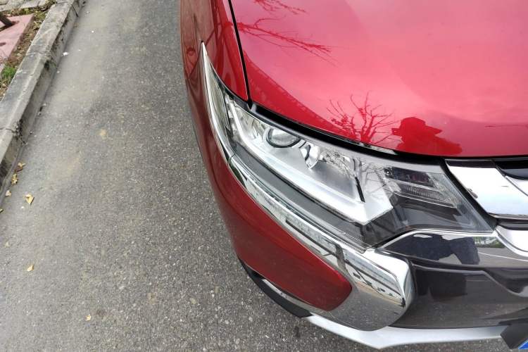 Used Mitsubishi Outlander 2017 2.0L Two-Wheel Drive Glory Edition 5 Seats Right Front Headlight
