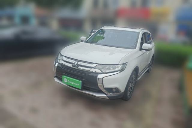 Ojetý Mitsubishi Outlander 2017 2.0L Two-Wheel Drive Glory Edition 5 Seats