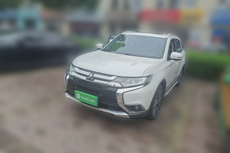 Used Mitsubishi Outlander 2017 2.0L Two-Wheel Drive Glory Edition 5 Seats Guazi used car, China used car export, Used car for sale, Used  cars, Cheapest cars for sale